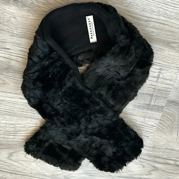 Parkhurst faux Fur Neck Warmer - Picture 1 of 8